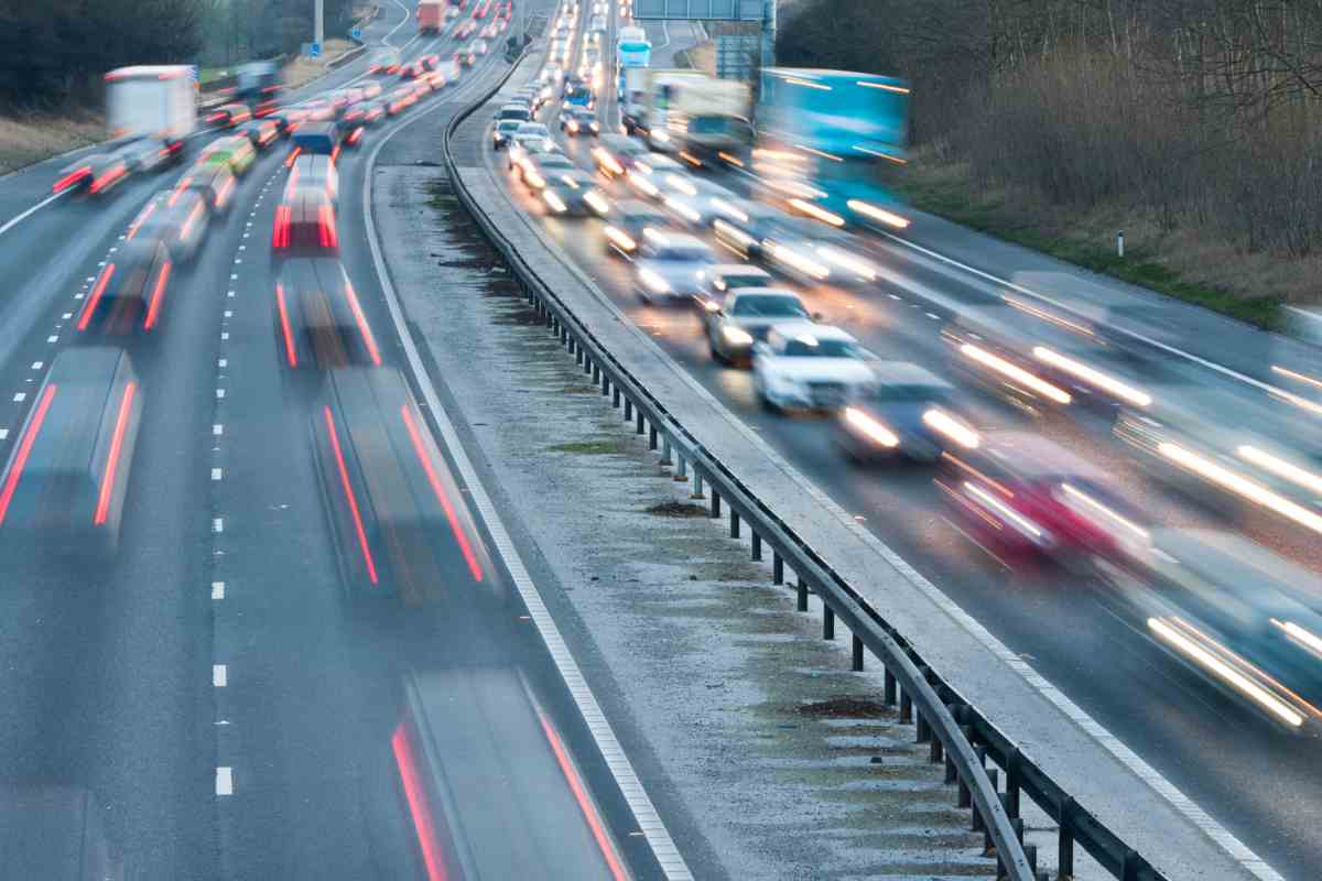 auto in autostrada